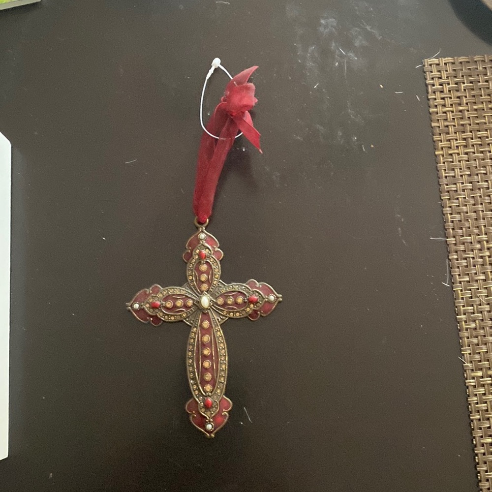 NWOT Cross decor
